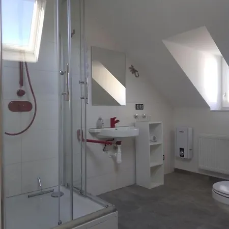 아파트 Im Roten Haus, Therme Ist Fusslaeufig In 350m Zu Erreichen